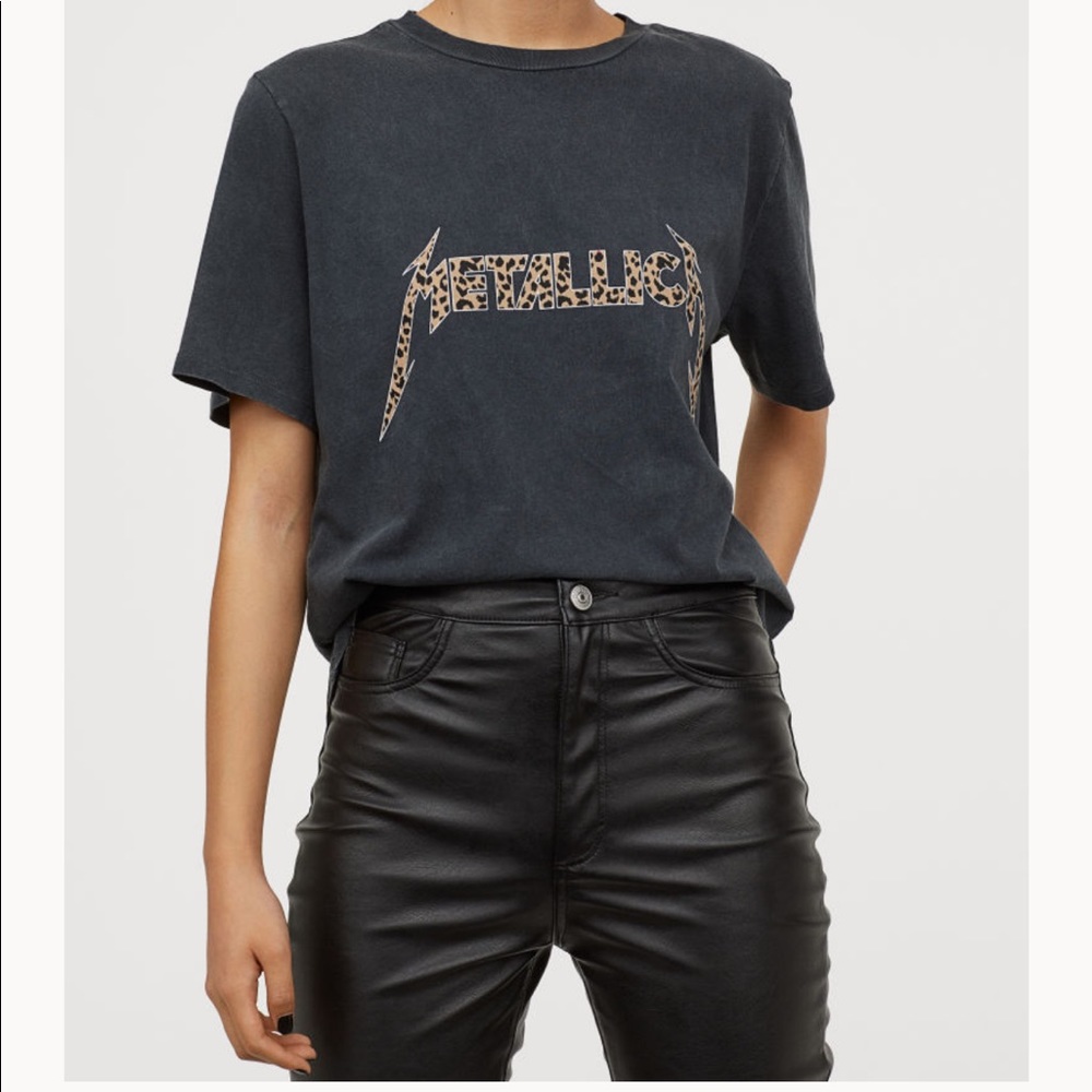 ISO I am Wanting to buy this in size Med or large
